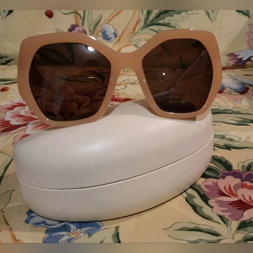 ❣️NWT PEACH SUNGLASSES - Picture 8 of 10